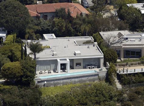Keanu Reeves Home Hollywood Hills Celebrity Homes Lonny