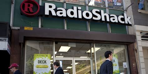 RadioShack To Keep Name Because 'Not Many People Hate Us' | HuffPost