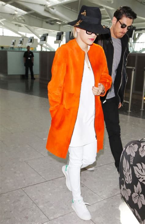 13 Celebrity Airport Looks To Inspire Your Spring Travel Wardrobe Travel Wardrobe Spring