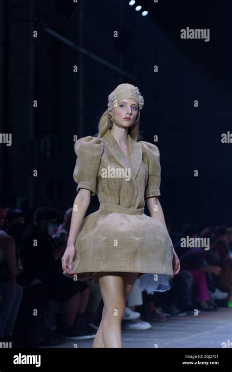 Danny Reinke Fashion Show auf der MBFW Frühjahr Sommer Stockfotografie Alamy