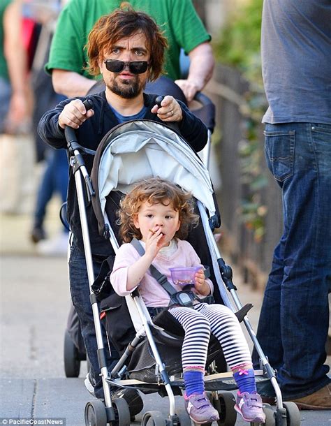 Game Of Thrones Star Peter Dinklage Takes Daughter Zelig On Nyc Stroll