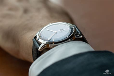 Review Glashütte Original Sixties Panorama Date Live Pics