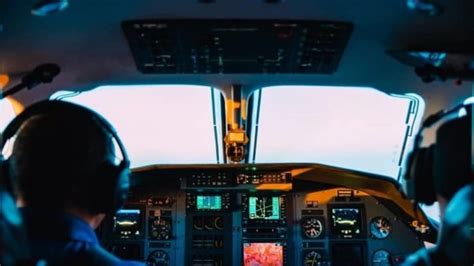 How To Become An Airline Pilot Thrust Flight