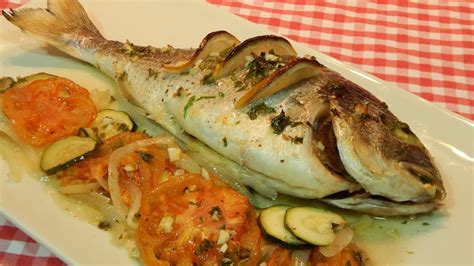 Recetas hechas por cocineros y cocineras expertos. Receta fácil y rápida de pescado al horno (dorada al horno ...