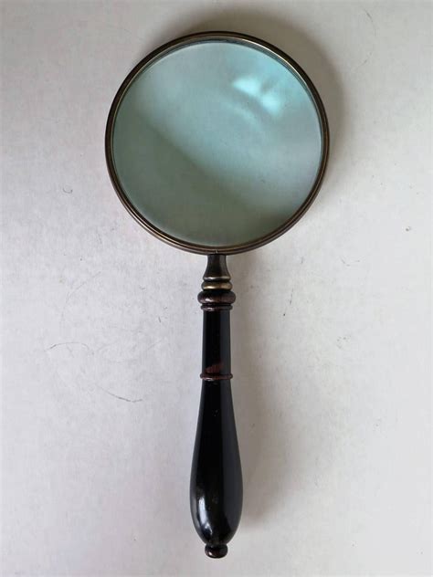 19th Century Victorian Magnifying Glass With Hand Turned Handle Circa