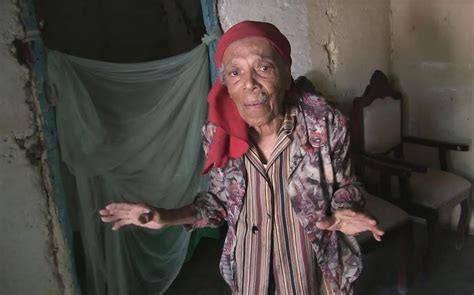 Anciana Abandonada Por Su Familia Queda A La Intemperie Pide Ayuda Al