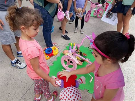 feira de troca de brinquedos acontece no parque central