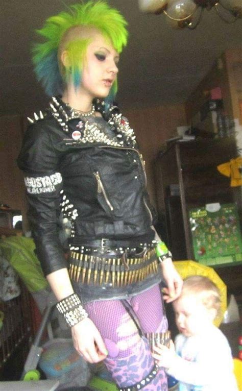 Pin By Anel Briortz On Ae Punk Girl Punk Outfits Punk Rock Girls