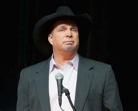 Garth Brooks Us Country Singer Announces 2014 World Tour The