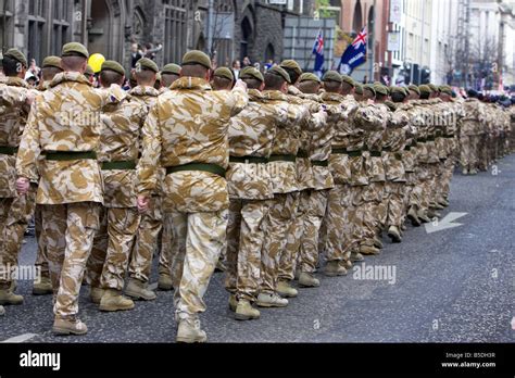 Mitglieder Der Royal Irish Regiment Rir Parade Auf Heimkehr Aus Dem