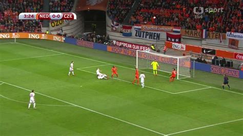 Osmifinále mistrovství evropy už nabídlo jasnou výhru dánska i dramatický postup itálie. Fotbal: Nizozemsko - Česko — Česká televize