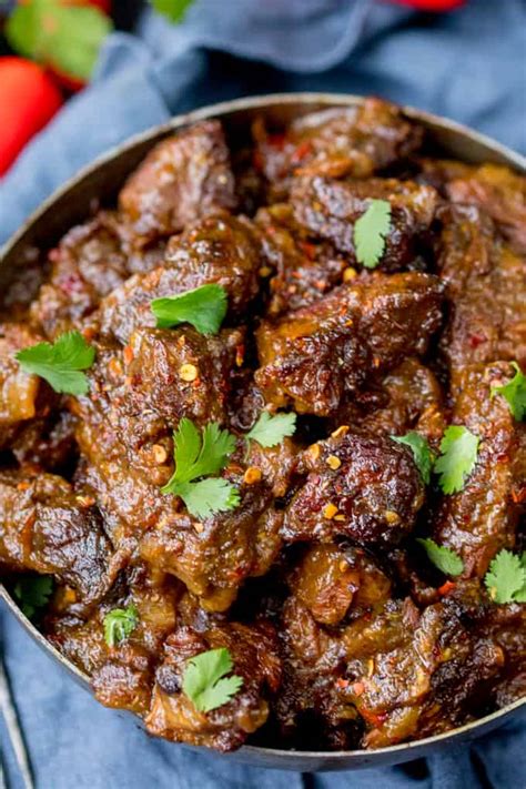 Spicy, aromatic and fresh despite its long cooking time. Spicy Beef Rendang - Nicky's Kitchen Sanctuary
