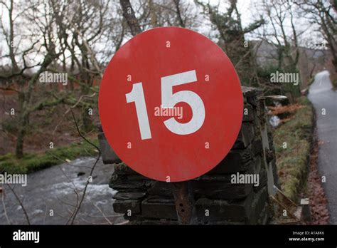 15 Mph Speed Limit Sign Hi Res Stock Photography And Images Alamy