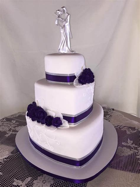 3 Tier Heart Shaped Wedding Cake Heart Shaped Wedding Cakes Cake
