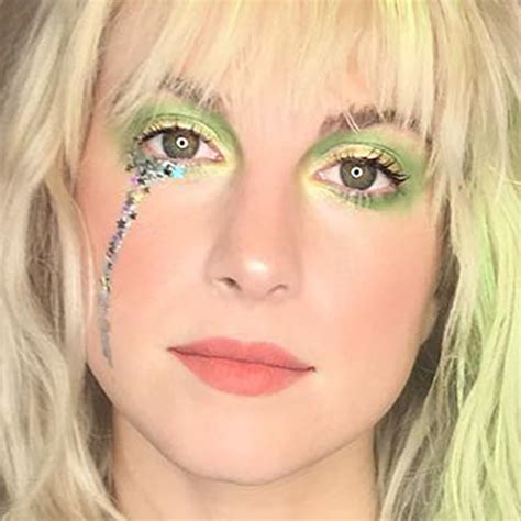Hayley Williams Makeup Photos And Products Steal Her Style
