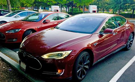 This Silicon Valley Investor Is Auctioning One Of The First Tesla Model