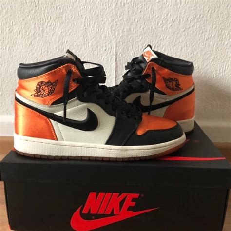 It has a circulating supply of 0 odn coins and a max supply of ?. Nike Air Jordan 1 WMNS Satin Shattered Backboard 40 WMNS 8 ...