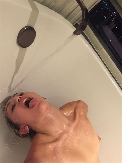Miley Cyrus The Fappening 2017 Leaked 23 New Photos