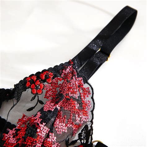 Women′s Underwear Set Embroidery Floral Sexy Lingerie Erotic Female