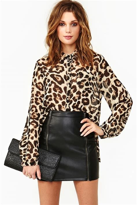 Леопардовая юбка с блузкой фото