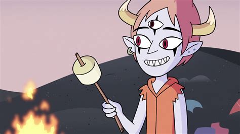 Image S3e19 Tom Lucitor Giving Star Her Marshmallowpng Star Vs