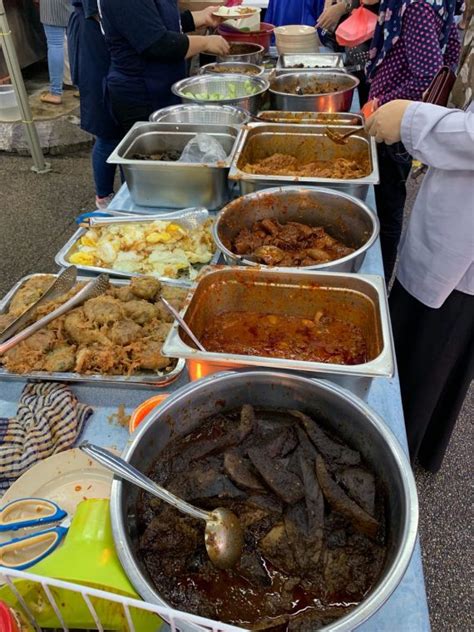 Wanjo nasi lemak in kampung baru is considered one of the best in kl for a reason. 13 Tempat Makan Kampung Baru (Terbaik WAJIB Terjah) - Saji.my
