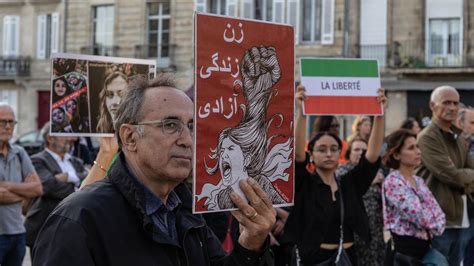 Vidéo Bordeaux une manifestation en soutien des femmes en Iran et pour la liberté