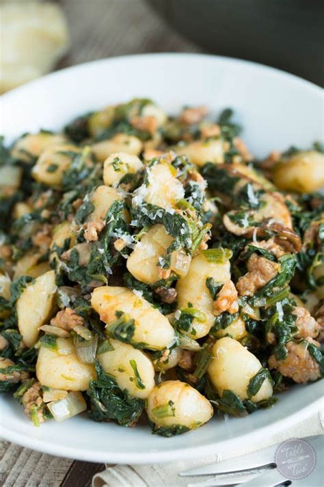 This is a good combination recipe, sausage, mushrooms and spinach, very nutritious, and tasts very good too. Spicy Sausage, Spinach and Mushroom Gnocchi by tablefortwo | Gnocchi recipes, Recipes, Italian ...