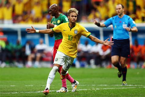 Aos 22 Anos Neymar Ultrapassa Rivaldo E Ronaldinho Gaúcho Em Número De