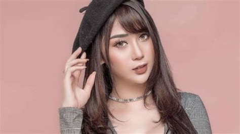 5 Potret Seksi Putri Farin Eks Jkt48 Sempat Jadi Model Majalah Dewasa