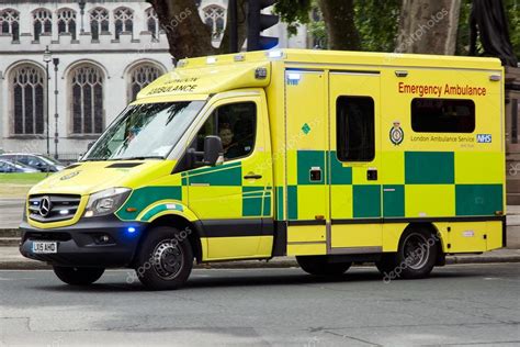 London Ambulance Stock Editorial Photo © Foto Vdw 79105064