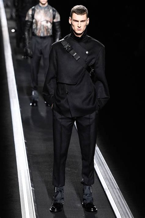 Dior Men Fall 2019 Menswear Fashion Show Mens Winter Fashion Stylish