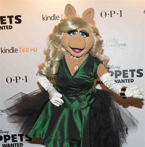 Your Favorite Miss Piggy Outfits Muppet Central Forum