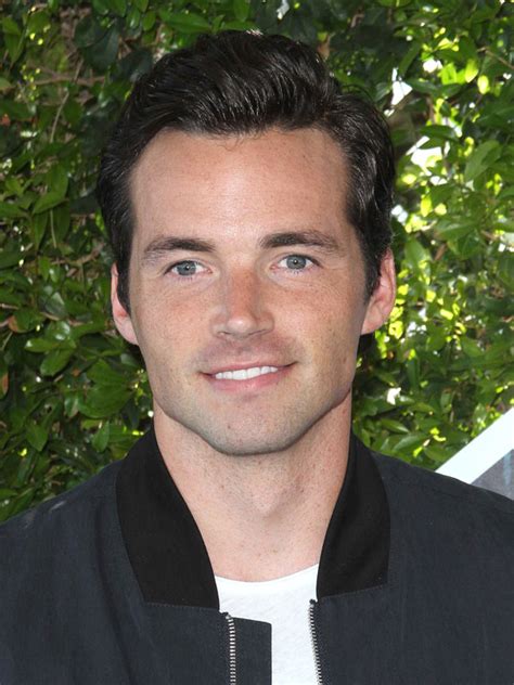Does ian harding have tattoos? Ian Harding : Filmographie - AlloCiné