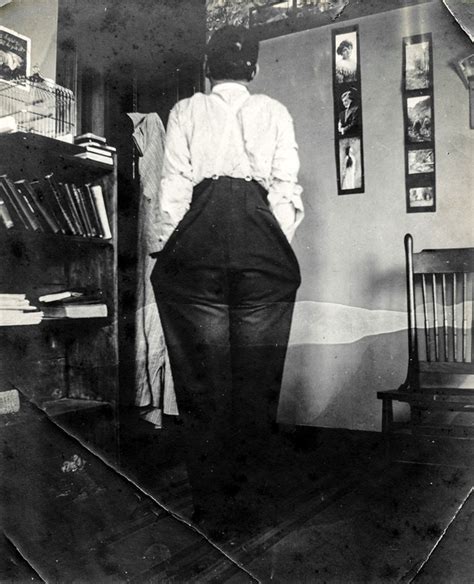 47 Interesting Found Snapshots Of People Seen From Behind Vintage