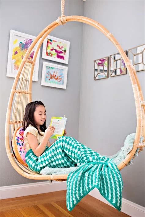 Sew this simple diy mermaid tail blanket in no time at all! HANDMADE CROCHET MERMAID TAIL BLANKETS FOR KIDS - YAY! CROCHET shop