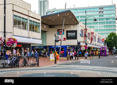 The Outside Of The Broad Street Mall In Reading Berkshire Stock Photo