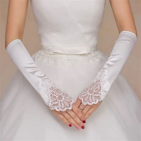 2018 Fashion Cheap White Bridal Gloves Elbow Fingerless Luxury Lace Wedding Gloves Fingerless