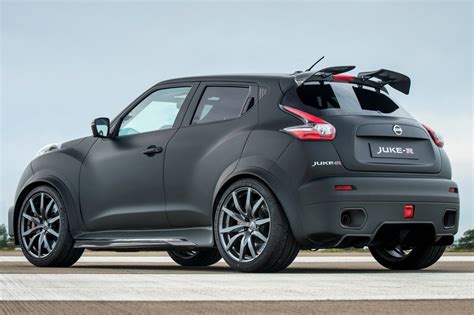 Dann haben sie sich vielleicht bereits mit der farbauswahl auseinander gesetzt. Galerie: Nissan Juke-R 2.0 in schwarz matt | Bilder und Fotos