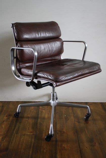 Shop vintage desk & office chairs at pamono. Nice looking knock off of the classic Eames desk chair ...