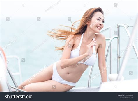 Sexy Asian Girl Bikini On YachtẢnh có sẵn Shutterstock