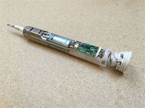 Wir zeigen ihnen, wie sie den akku ganz einfach wechseln. Braun Oral-B Professional Care 500 (Typ 4729) Akku ...