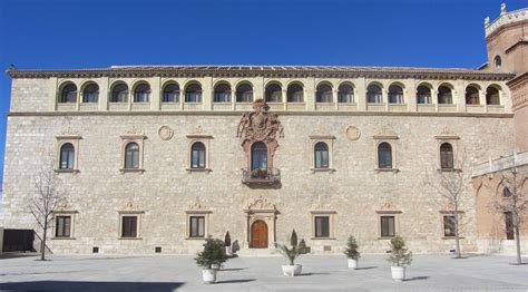 Principios Sxvi 1546 Palacio Arzobispal De Alcalá De Henares Madrid