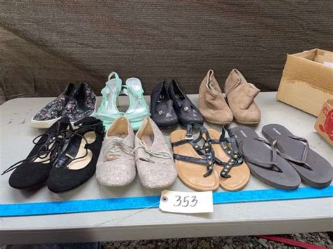 Womens Shoe Lot Size 7 And 75 Outside Duck Soup Auctions