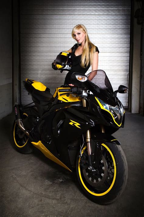 Terus muka gue ketutup badannya tukang parkir ya, ucap david. Motor Drag Ninja : Galeri Foto Biker Cewek Cantik Naik ...