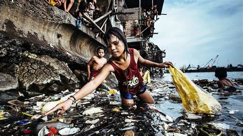Anlässlich des welttags gegen kinderarbeit an diesem mittwoch hat unicef an die staatengemeinschaft appelliert, die ursachen der kinderarbeit stärker zu bekämpfen. Ausstellung in Schleswig: UNICEF-Foto des Jahres 2019 ...