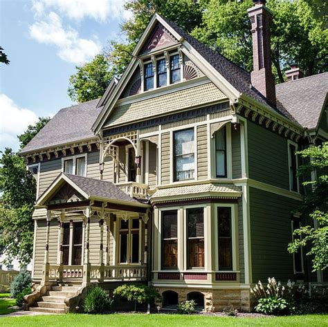 A Complete Guide To Victorian Style Houses Victorian Style Houses