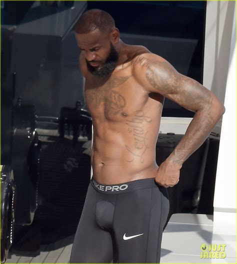 Photo Lebron James Shirtless Workout In Italy Photo