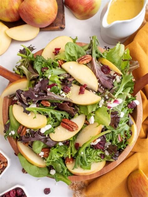 Autumn Apple And Pecan Salad Foodtalk