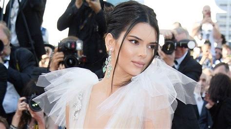 Kendall Jenner Wore Naked Kjoler Tilbage Til Tilbage P Cannes Golinmena Com